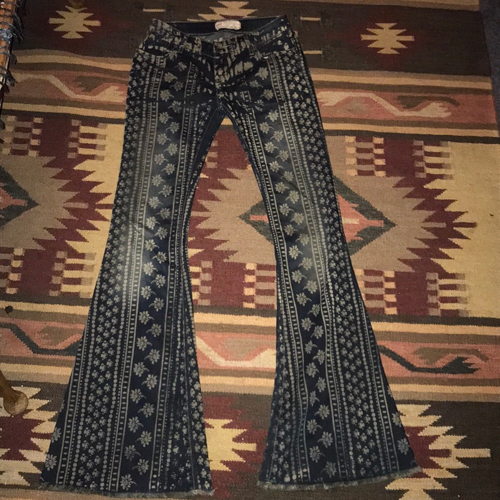 Women’s free People Bali dark wash flare jeans